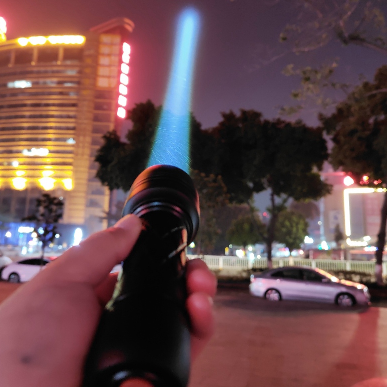 White Laser Dazzler Torch 1800 Meters Long Distance